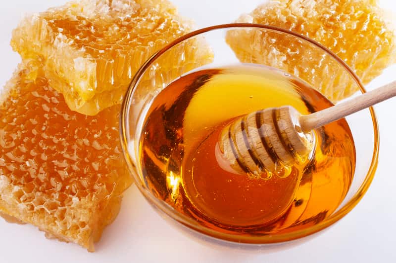 عسل سبلان کرج تهیه شده از شهد گیاهان مرغوب